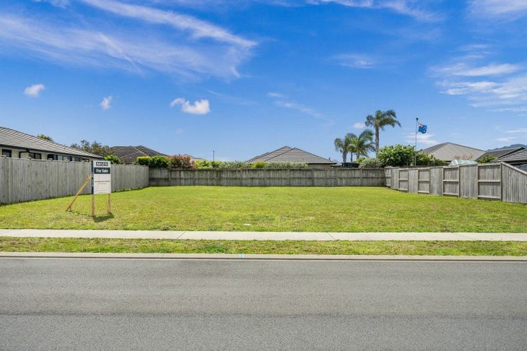 Photo of property in 26 Saint Michael Crescent, One Tree Point, 0118