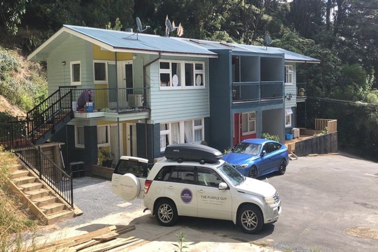 Photo of property in 4/8 Kaitawa Road, York Bay, Lower Hutt, 5013