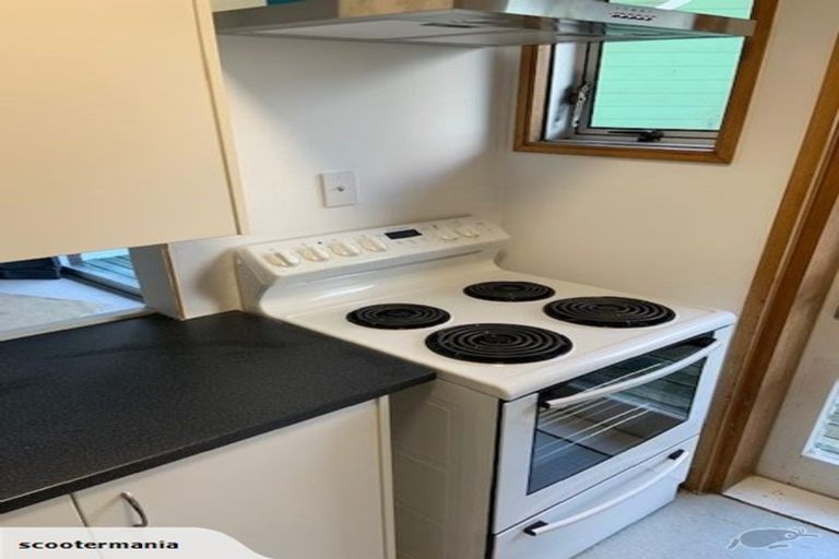 Photo of property in 6/495 Glenfield Road, Glenfield, Auckland, 0629