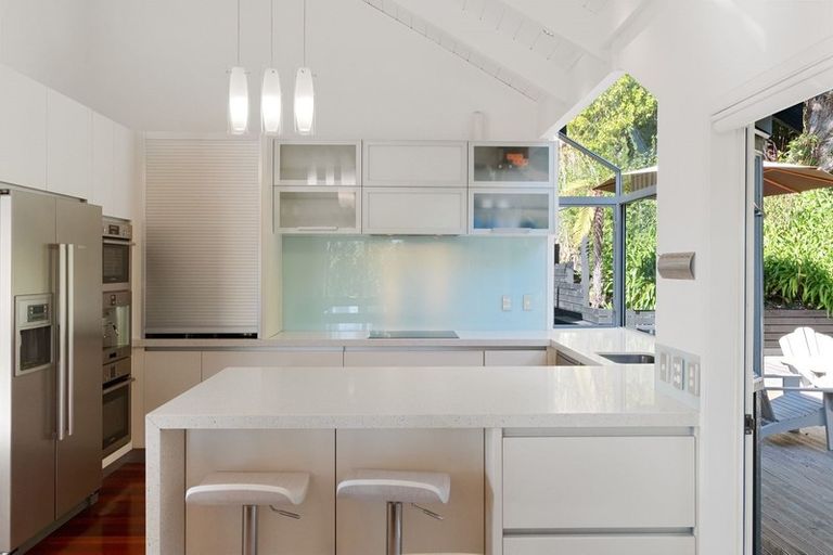 Photo of property in 51 Mount Avenue, Pauanui, Hikuai, 3579