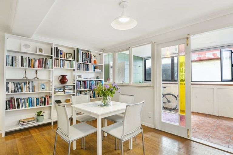 Photo of property in 241/21 Left Bank, Te Aro, Wellington, 6011