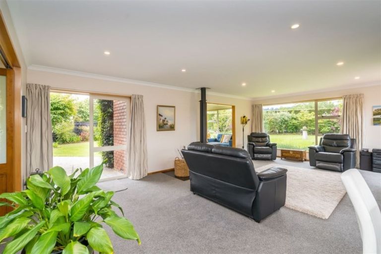 Photo of property in 9 Huntly Road, Outram, 9019