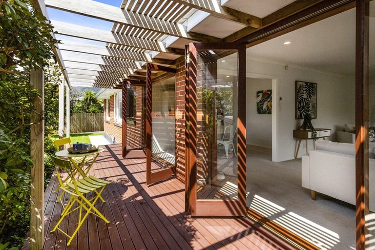 Photo of property in 1a Colin Grove, Hutt Central, Lower Hutt, 5010