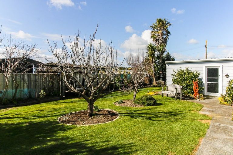 Photo of property in 8b Te Awa Street, Foxton Beach, Foxton, 4815