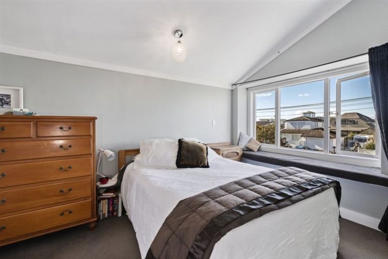 Photo of property in 19 Hemi Street, Narrow Neck, Auckland, 0622