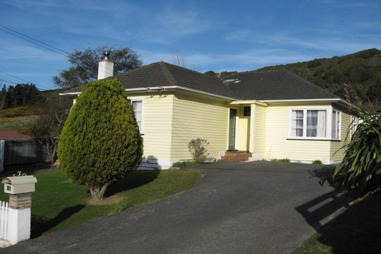 Photo of property in 21 Gardiner Grove, Wainuiomata, Lower Hutt, 5014