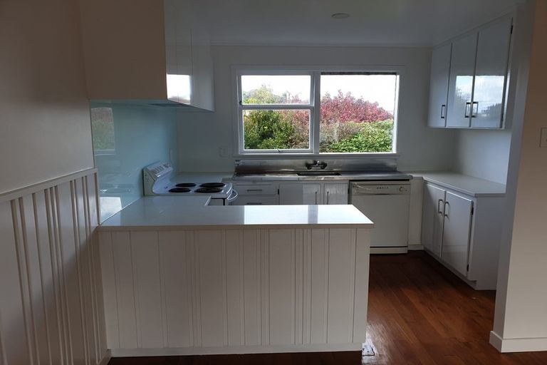 Photo of property in 3/5 Braemar Road, Castor Bay, Auckland, 0620