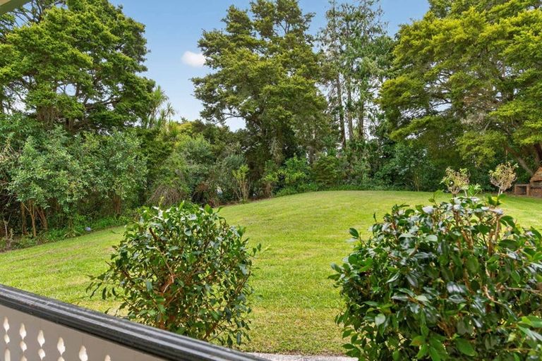 Photo of property in 32 Franklin Road, Paparoa, 0571