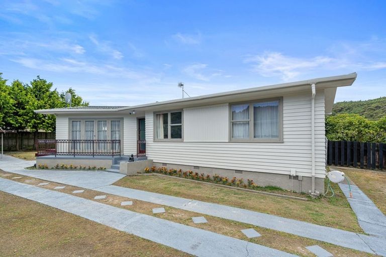 Photo of property in 10 Manutuke Street, Wainuiomata, Lower Hutt, 5014