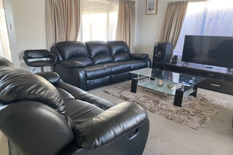 Photo of property in 5a Cartmel Avenue, Massey, Auckland, 0614