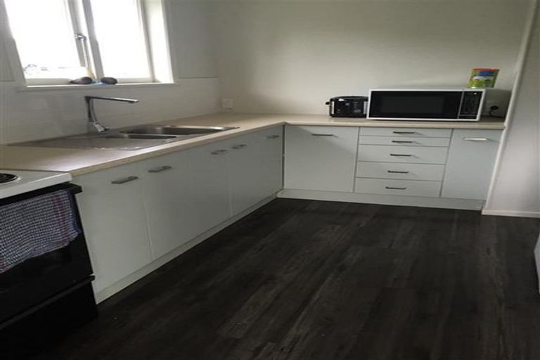 Photo of property in 16 Rollerson Street, Papakura, 2110