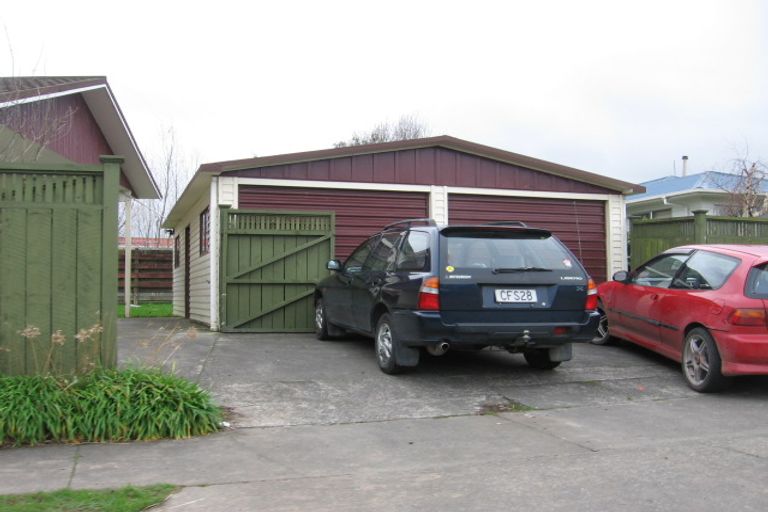 Photo of property in 33 Rhodes Drive, Kelvin Grove, Palmerston North, 4414