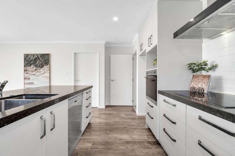 Photo of property in 46 Union Drive, Papamoa, 3118