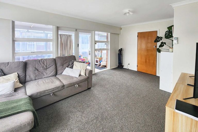 Photo of property in 10 Amberley Grove, Hutt Central, Lower Hutt, 5010