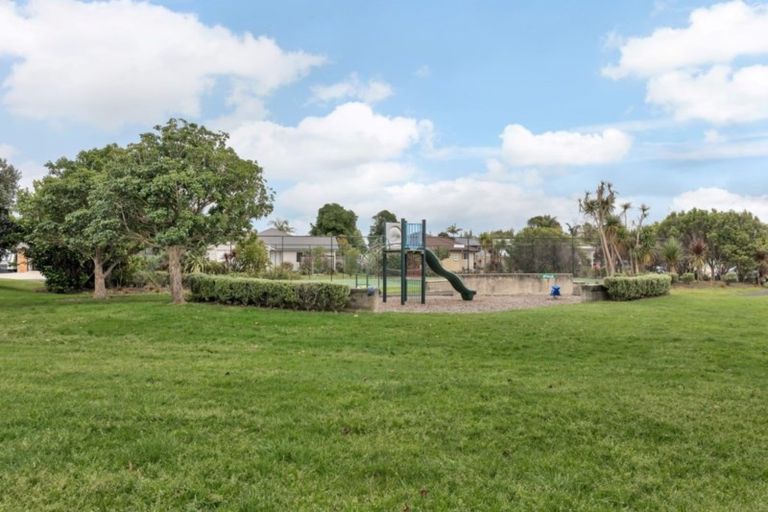 Photo of property in 9 Endeavour Place, One Tree Point, 0118