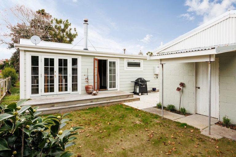 Photo of property in 12 Ngaire Street, Longburn, Palmerston North, 4412