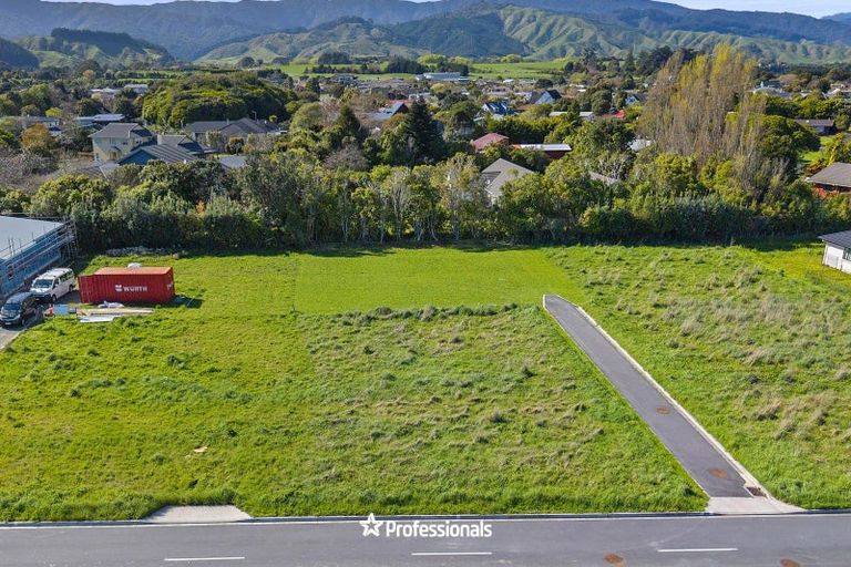 Photo of property in 13 Te Awahohonu Lane, Otaki, 5512