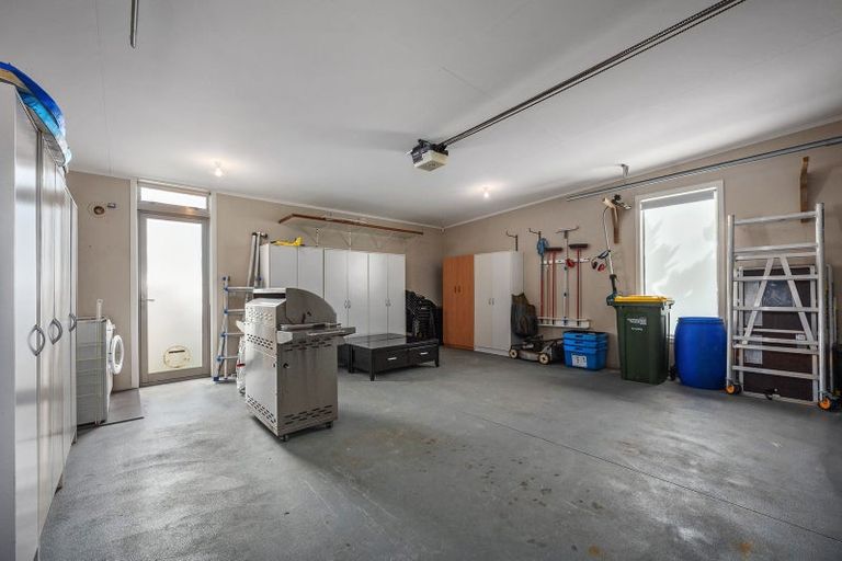 Photo of property in 5 Te Mauri Place, Omaha, 0986