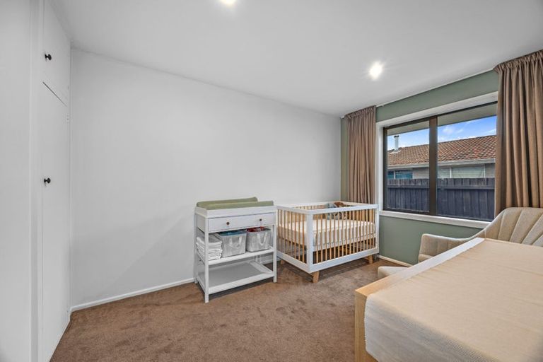 Photo of property in 1/84 Queenspark Drive, Parklands, Christchurch, 8083