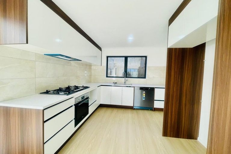 Photo of property in 8b Neems Place, Manurewa, Auckland, 2102