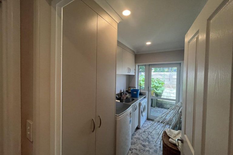 Photo of property in 2 Manukaka Heights, Hurdon, New Plymouth, 4310