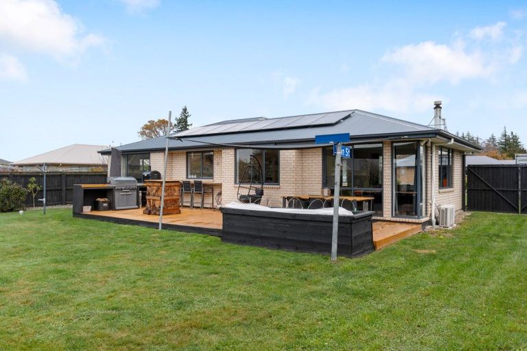Photo of property in 3 Stanwood Grove, Darfield, 7510