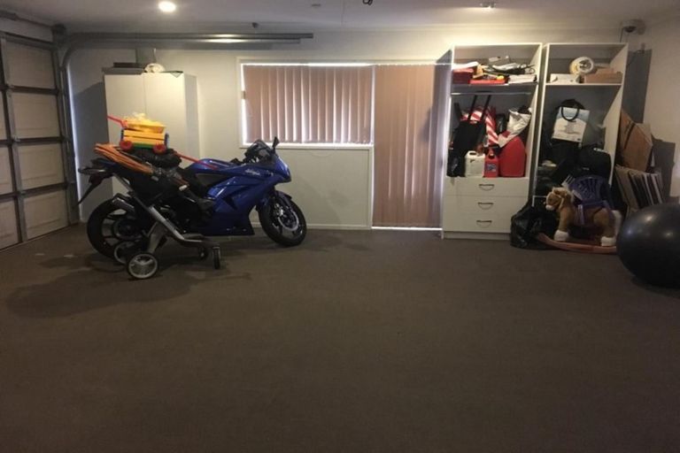 Photo of property in 3 The Enclave, Totara Heights, Auckland, 2105