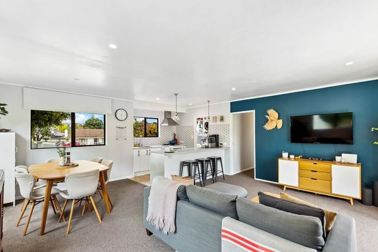 Photo of property in 1/80 Kervil Avenue, Te Atatu Peninsula, Auckland, 0610