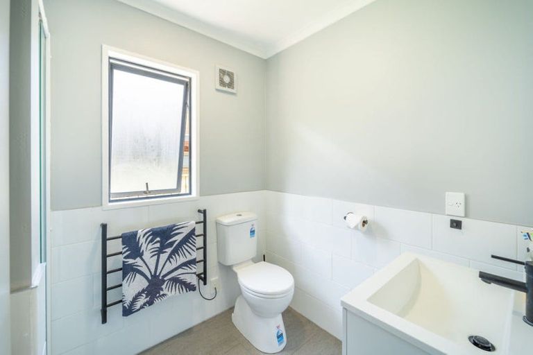 Photo of property in 19 Simpson Road, Papamoa Beach, Papamoa, 3118