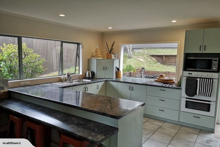 Photo of property in 24 Goldfinch Rise, Unsworth Heights, Auckland, 0632