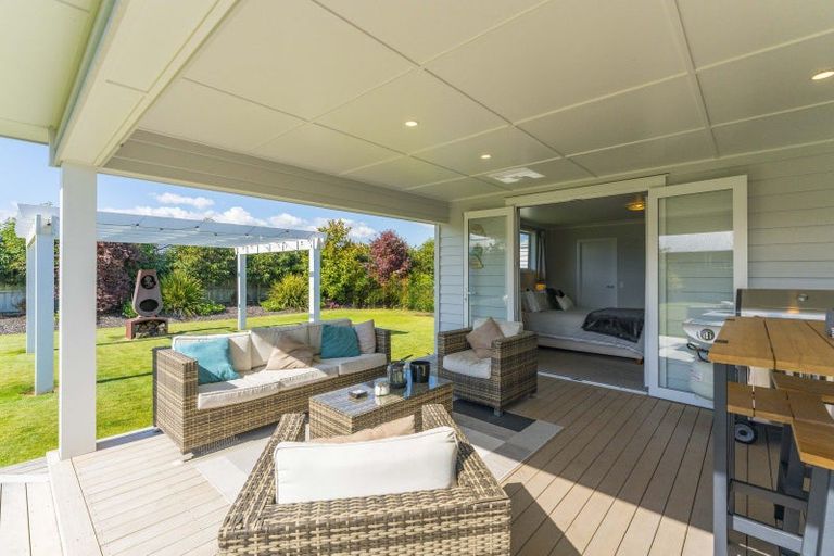 Photo of property in 8 Pukatea Lane, Kinloch, Taupo, 3377