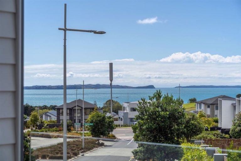 Photo of property in 82 Caldera Drive, Long Bay, Auckland, 0630