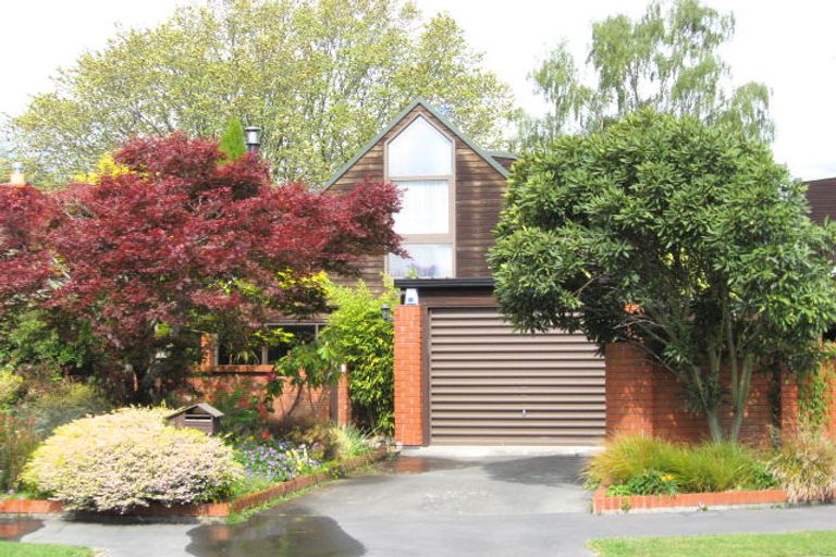 Photo of property in 5a Frith Place, Burnside, Christchurch, 8053