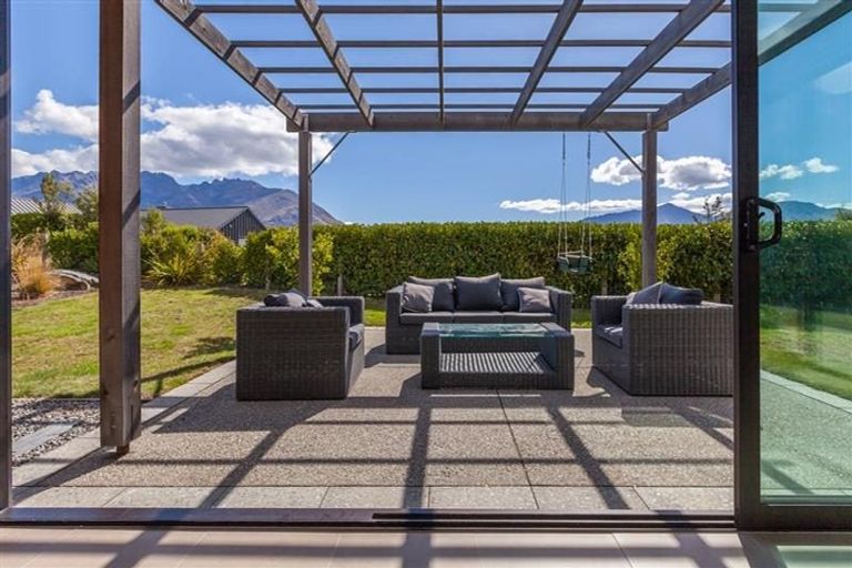Photo of property in 10 Jackby Court, Jacks Point, Queenstown, 9371