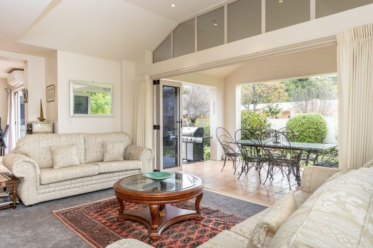 Photo of property in 21 Pukekura Place, Taradale, Napier, 4112