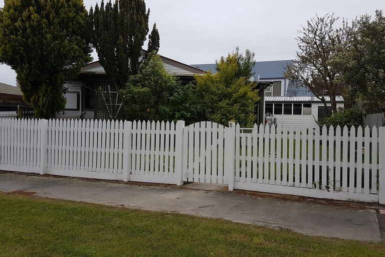 Photo of property in 1/5 Tahi Place, Belfast, Christchurch, 8051