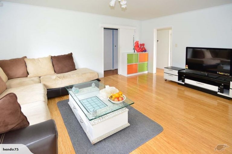 Photo of property in 2/97 Archers Road, Hillcrest, Auckland, 0629