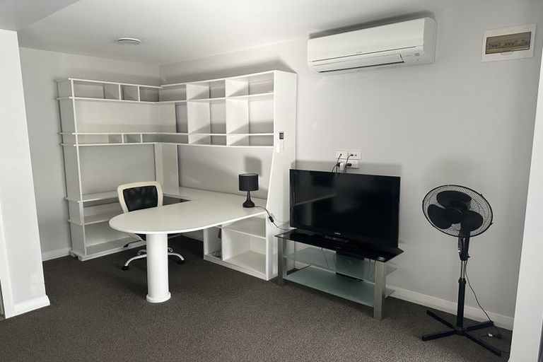 Photo of property in 70 Spinella Drive, Bayview, Auckland, 0629