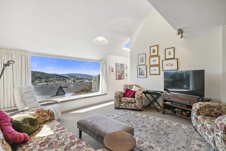 Photo of property in 7 Selkirk Way, Karori, Wellington, 6012