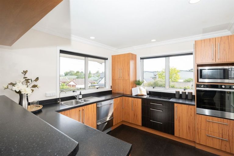 Photo of property in 10 Leyton Place, Nawton, Hamilton, 3200