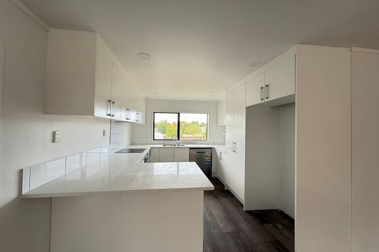 Photo of property in 155 Botany Road, Botany Downs, Auckland, 2010