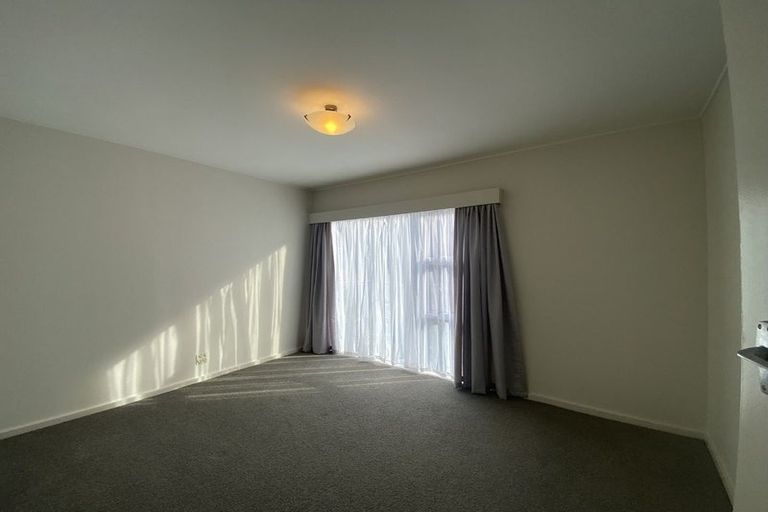 Photo of property in 56 Dowse Drive, Maungaraki, Lower Hutt, 5010