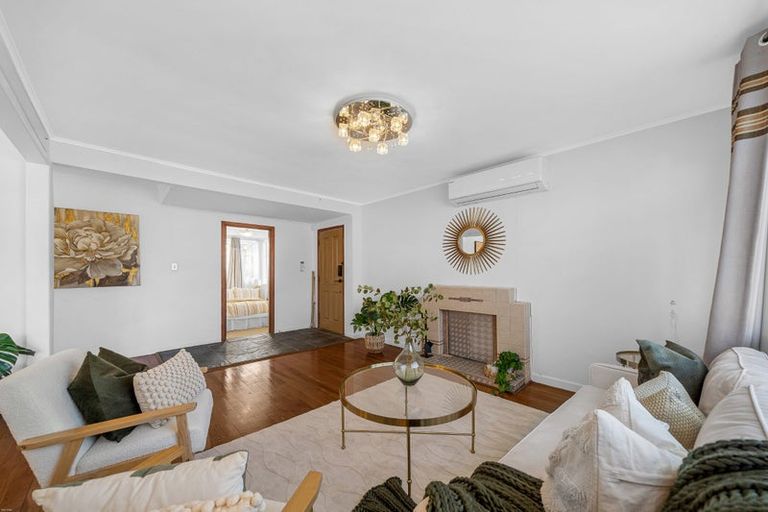 Photo of property in 71 Larnoch Road, Henderson, Auckland, 0610