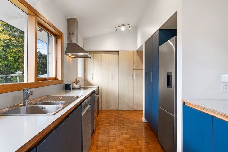 Photo of property in 394 Cashmere Road, Westmorland, Christchurch, 8025