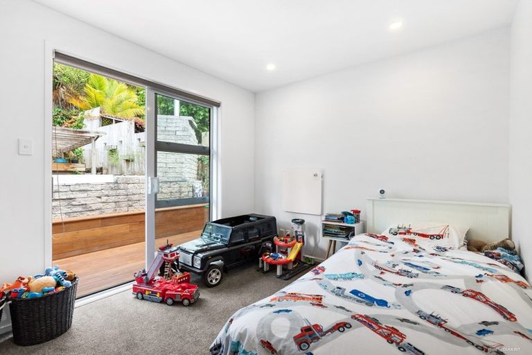 Photo of property in 30 Awaruku Road, Torbay, Auckland, 0630