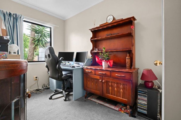 Photo of property in 11 Caulfield Place, Nawton, Hamilton, 3200