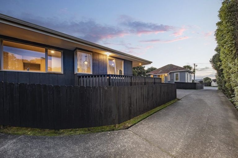 Photo of property in 140b Titirangi Road, New Lynn, Auckland, 0600