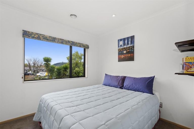 Photo of property in 24 Capricorn Place, Kawaha Point, Rotorua, 3010