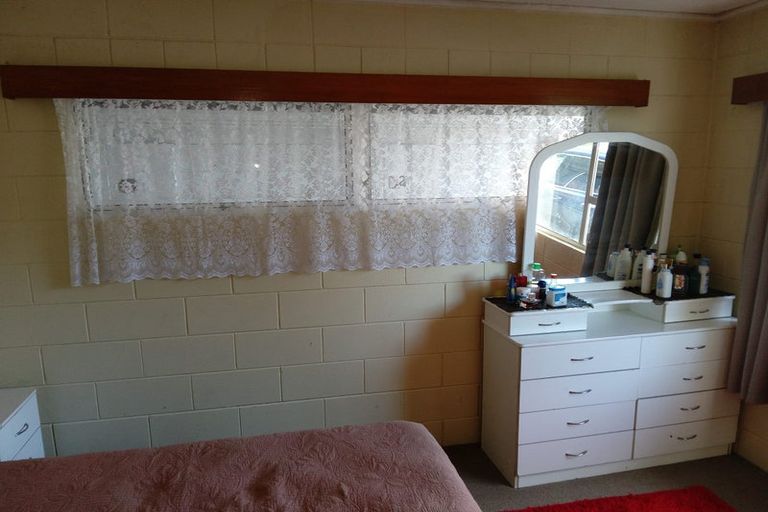 Photo of property in 2/4 Idlewild Avenue, Mangere, Auckland, 2022