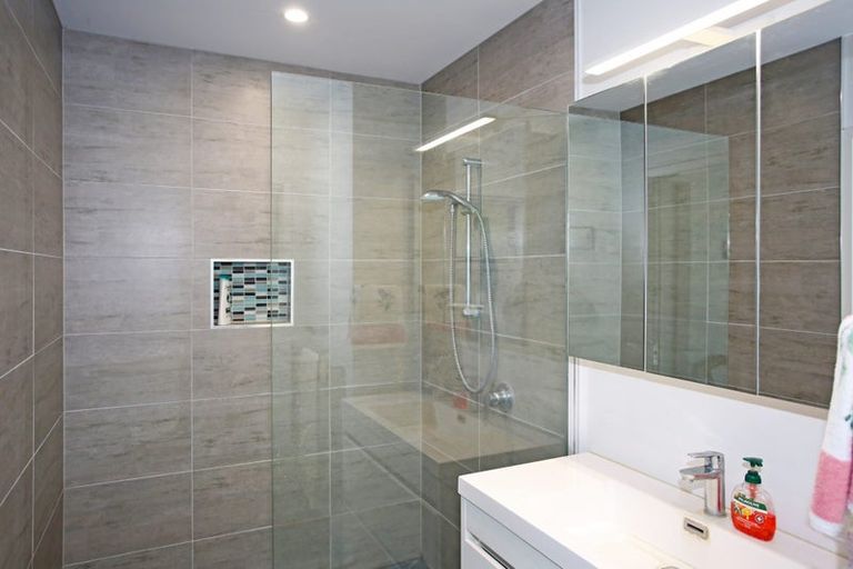 Photo of property in 4b Shanley Crescent, Waiuku, 2123